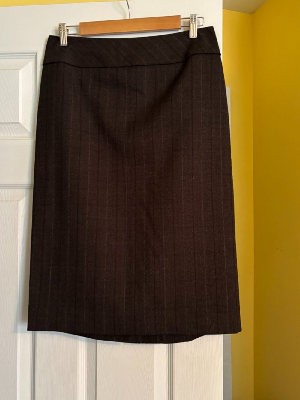 Portfolio Louben Pencil Skirt Size 8 Dark Grey